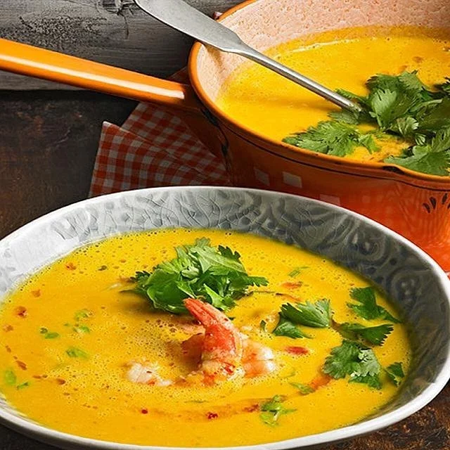 Kürbissuppe mit Ingwer und Kokosmilch