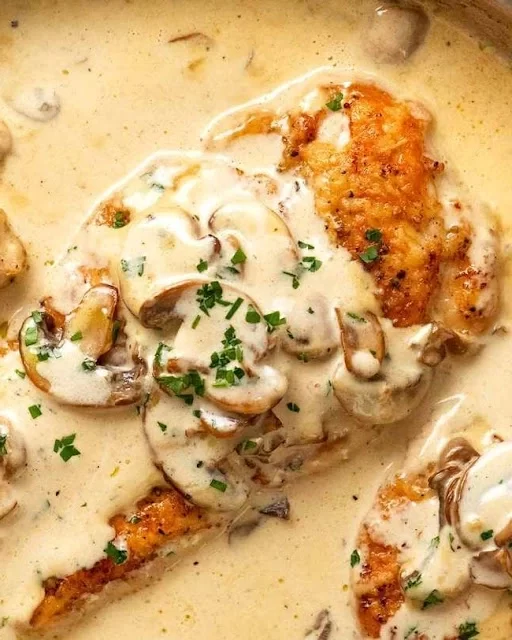 Hähnchenfilets in Champignonrahm