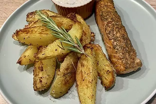 Knoblauch Kartoffelecken mit Parmesan