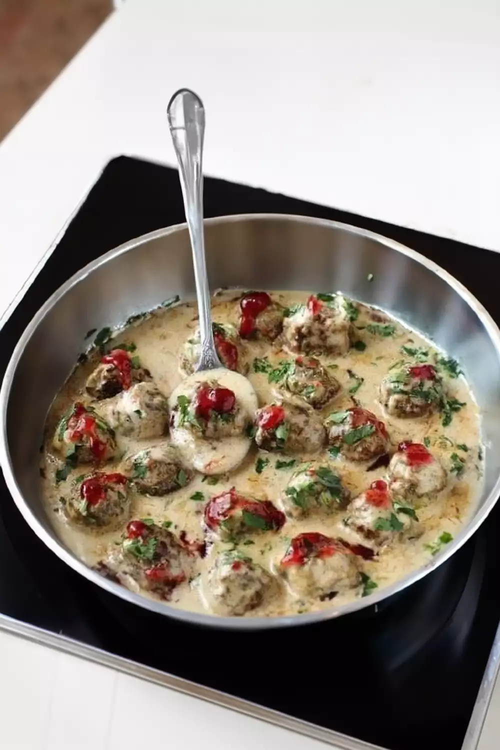 Hackbällchen in Champignon – Rahmsoße