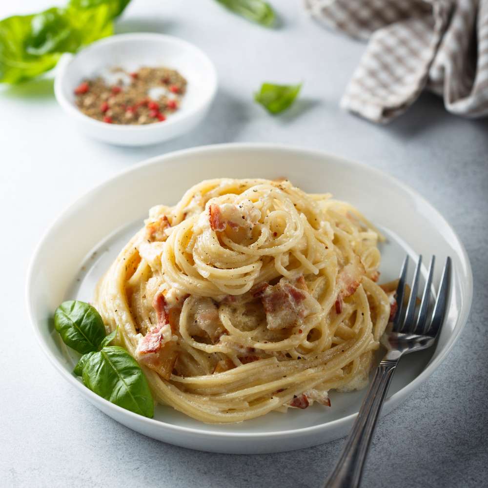 Carbonara Pasta (No Cream, 5 Ingredients)